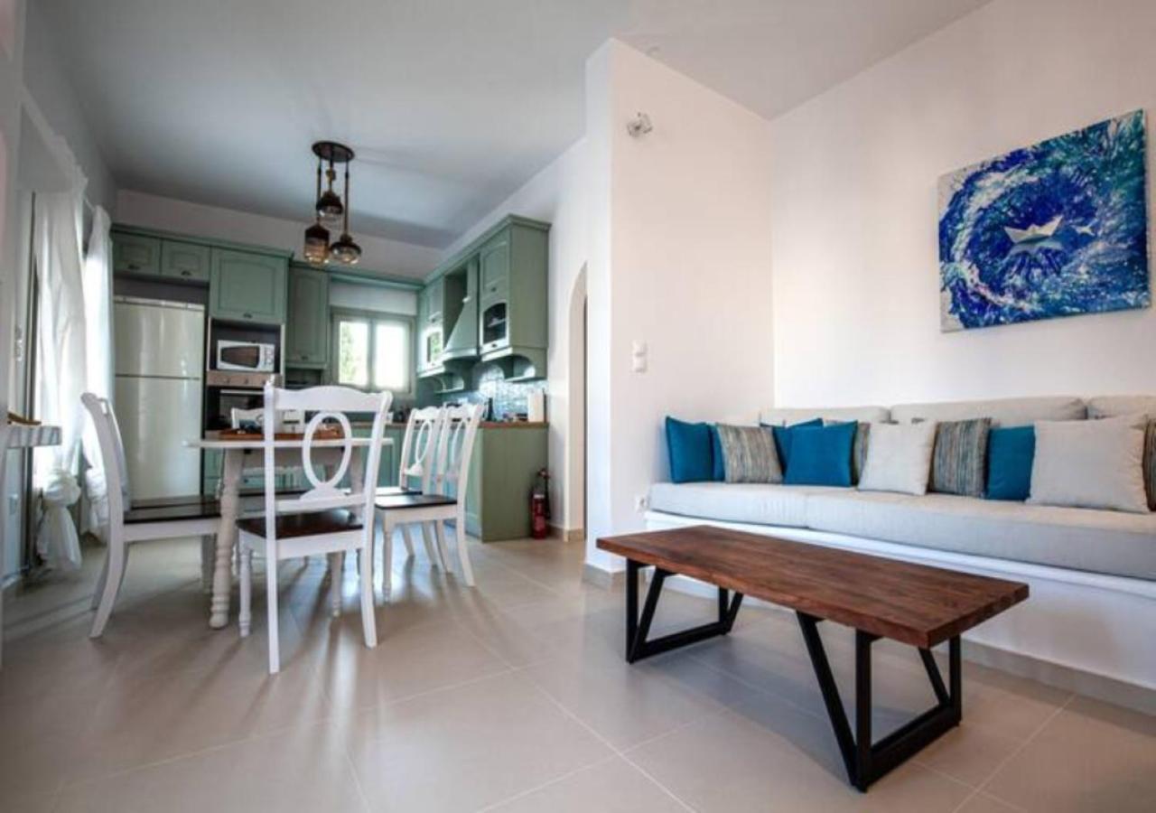 Dafnes Villa 1 Private Pool ペリヴォラス エクステリア 写真